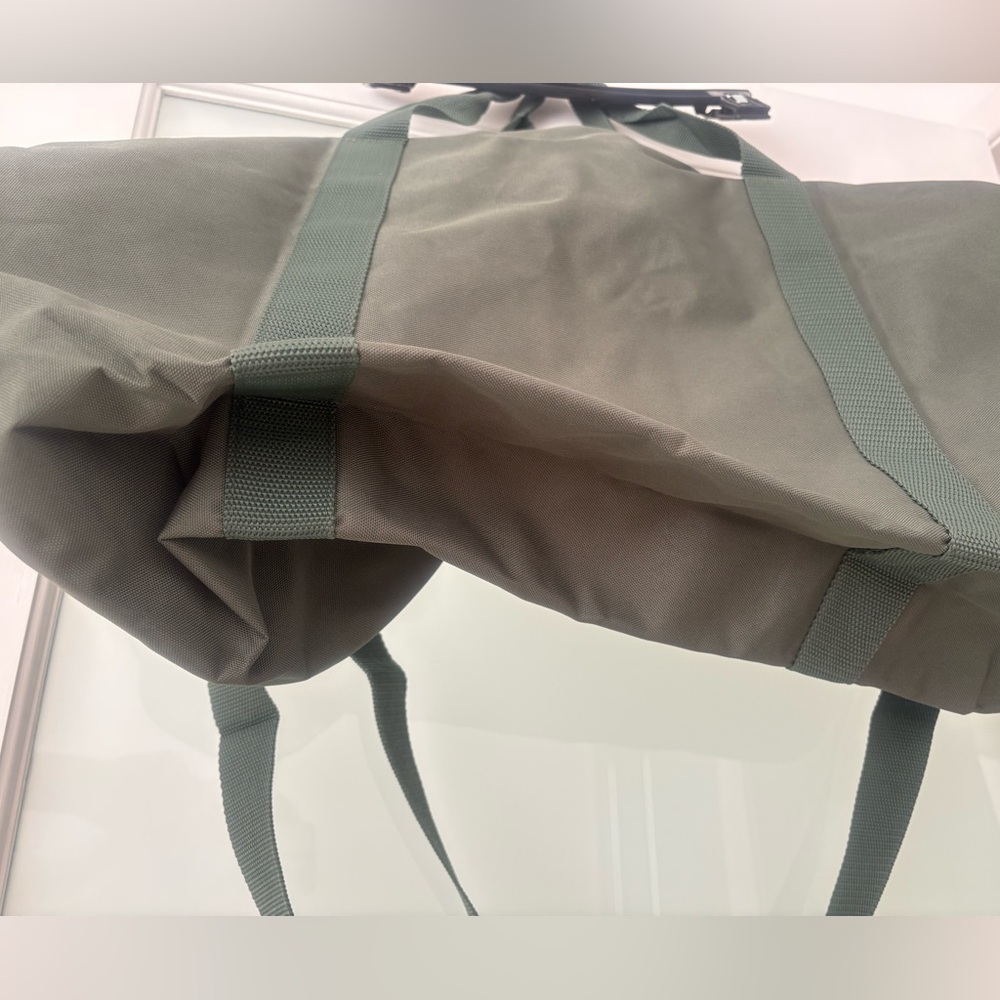 NWT Satoshi Nakamoto Bitcoin Duffel Bag – Limited Edition – OS - Picture 8 of 10